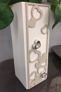 Picture of Vaso moderno porta fiori cuori tortora argento