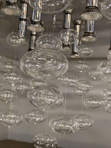 Picture of Lampadario per scala verticale cromo lucido cascata bolle vetro trasparente