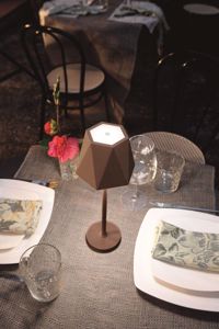 Picture of Ondaluce fiji corten  lampada da tavolino ristorante per esterno ip54 led 3000k ricaricabile